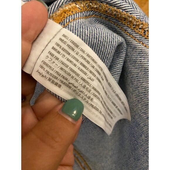 Abercrombie & Fitch women's cropped Distressed Denim Sherpa-Lined Jacket Large - Picture 7 of 10